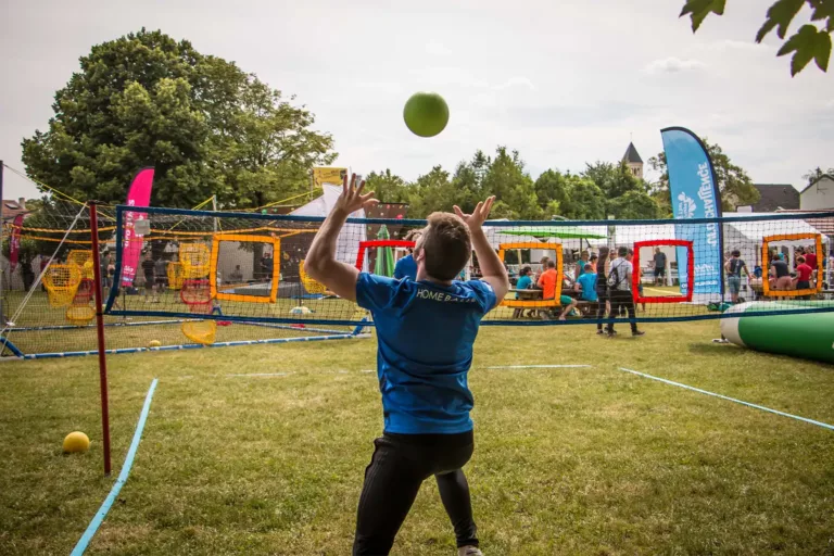 vhole ball sur herbe